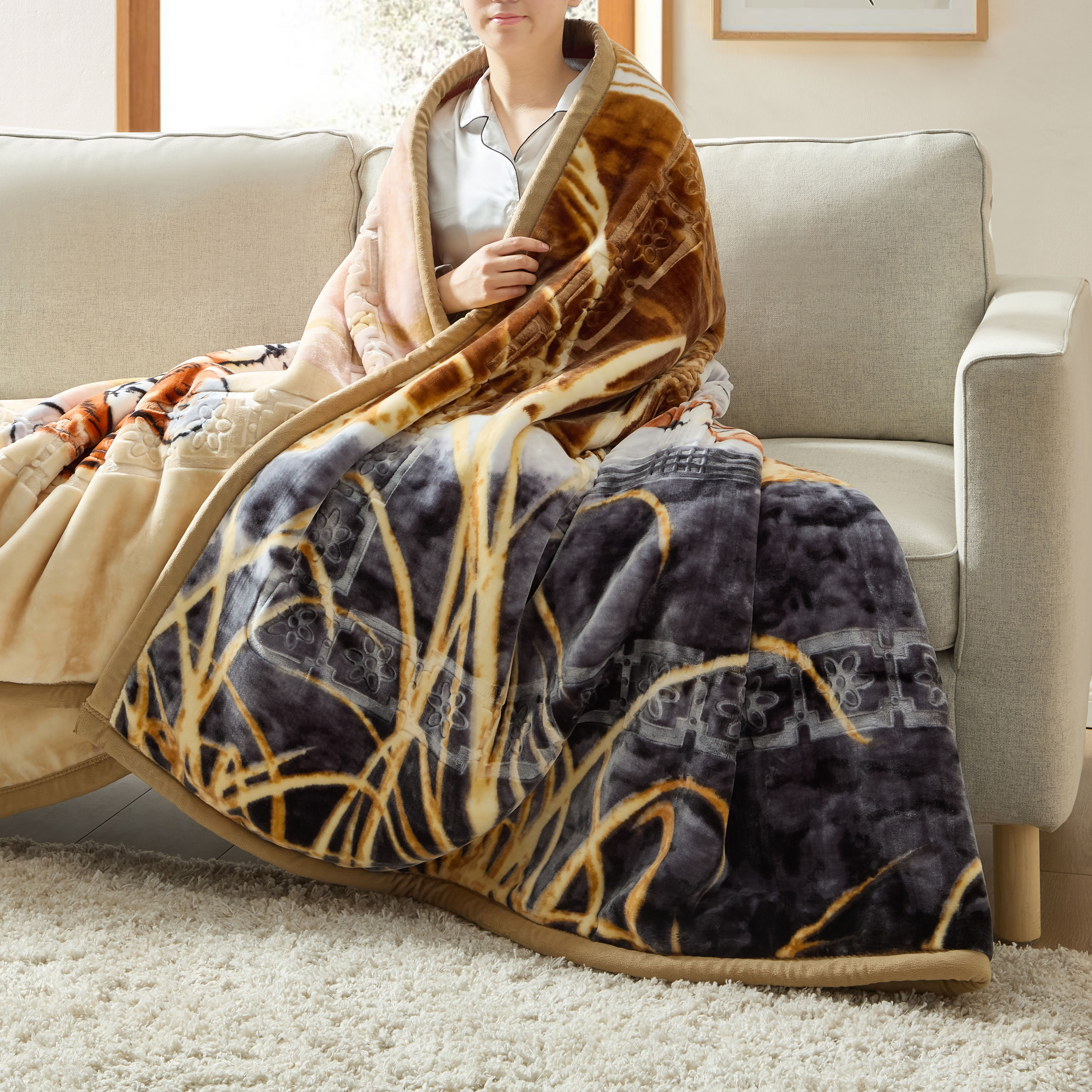 Lammaloe King Size Korean Mink Blanket for Winter, 12 lbs, 87" x 94", Heavy 2-Ply Warm Heavyweight Raschel Bed Blankets, Reversible Printed, Tiger