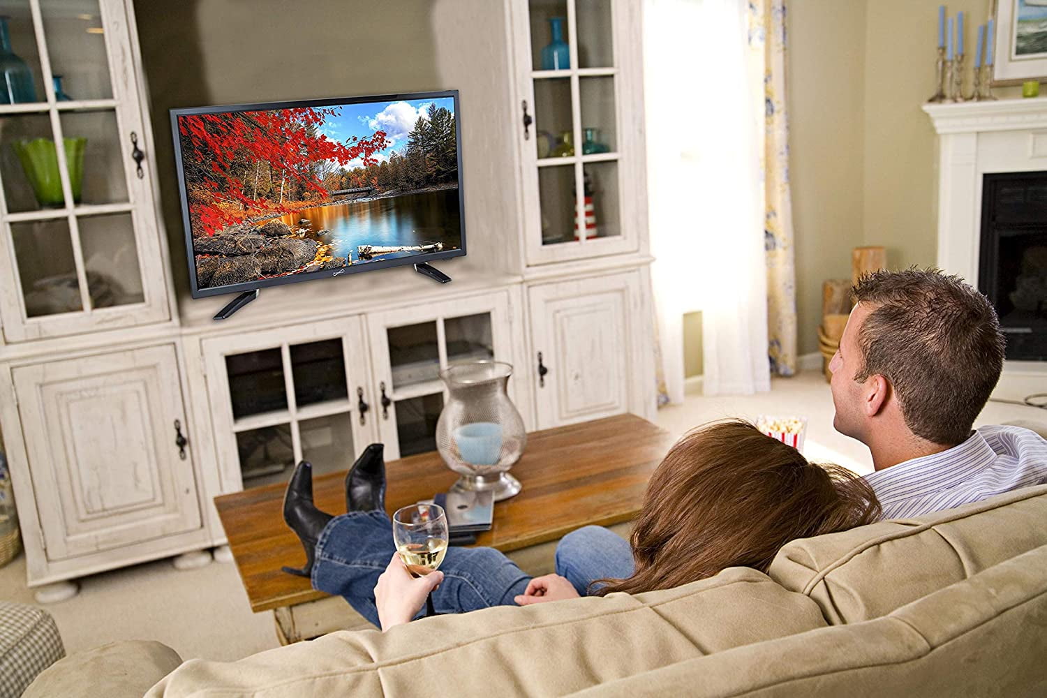 Supersonic SC-1911 19" 720p LED TV, AC/DC Compatible with RV/Boat