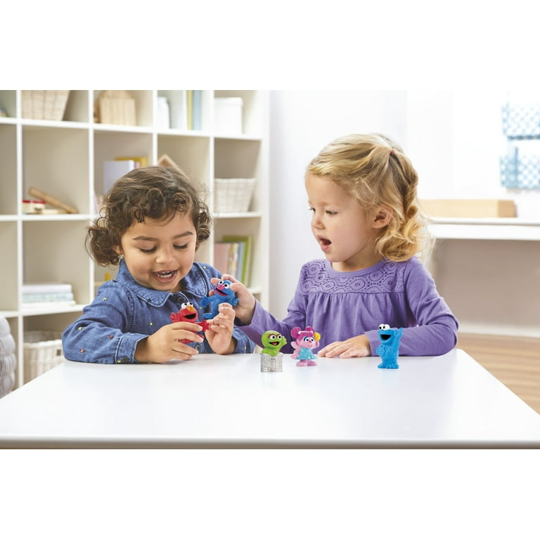 Sesame Street Friends Collector Pack, 5 Figures, Elmo, Cookie