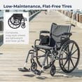 thumbnail image 4 of Silla de ruedas ligera Drive Medical Cruiser III con brazos abatibles y extraíbles, reposapiés abatibles y asiento de 18 pulgadas, 4 of 5