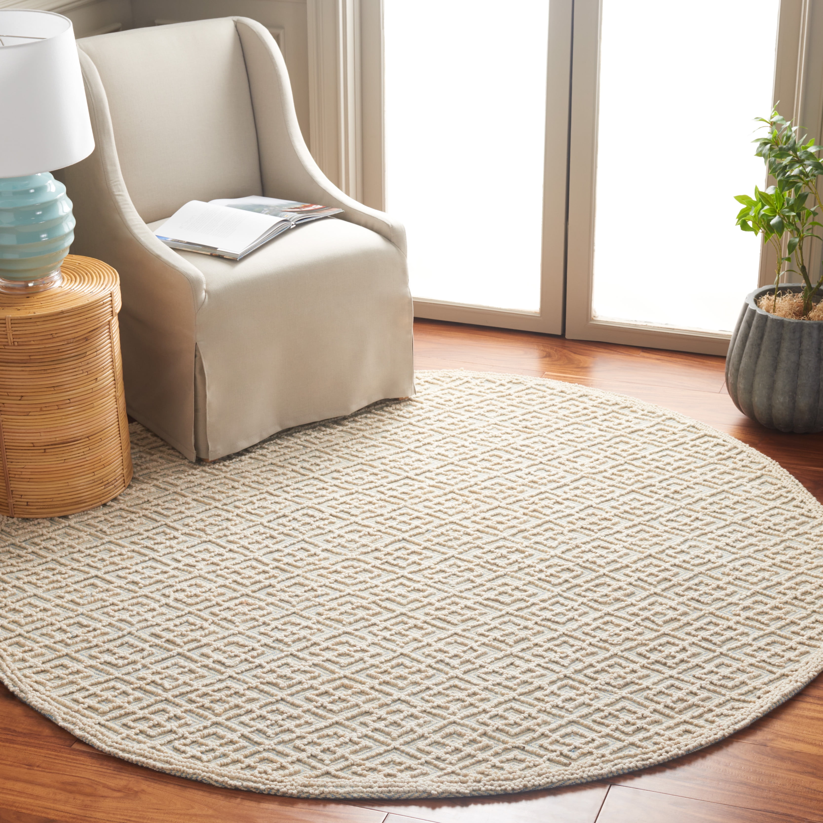 SAFAVIEH Trace Einri Geometric Area Rug, Ivory/Blue, 6' x 6' Round