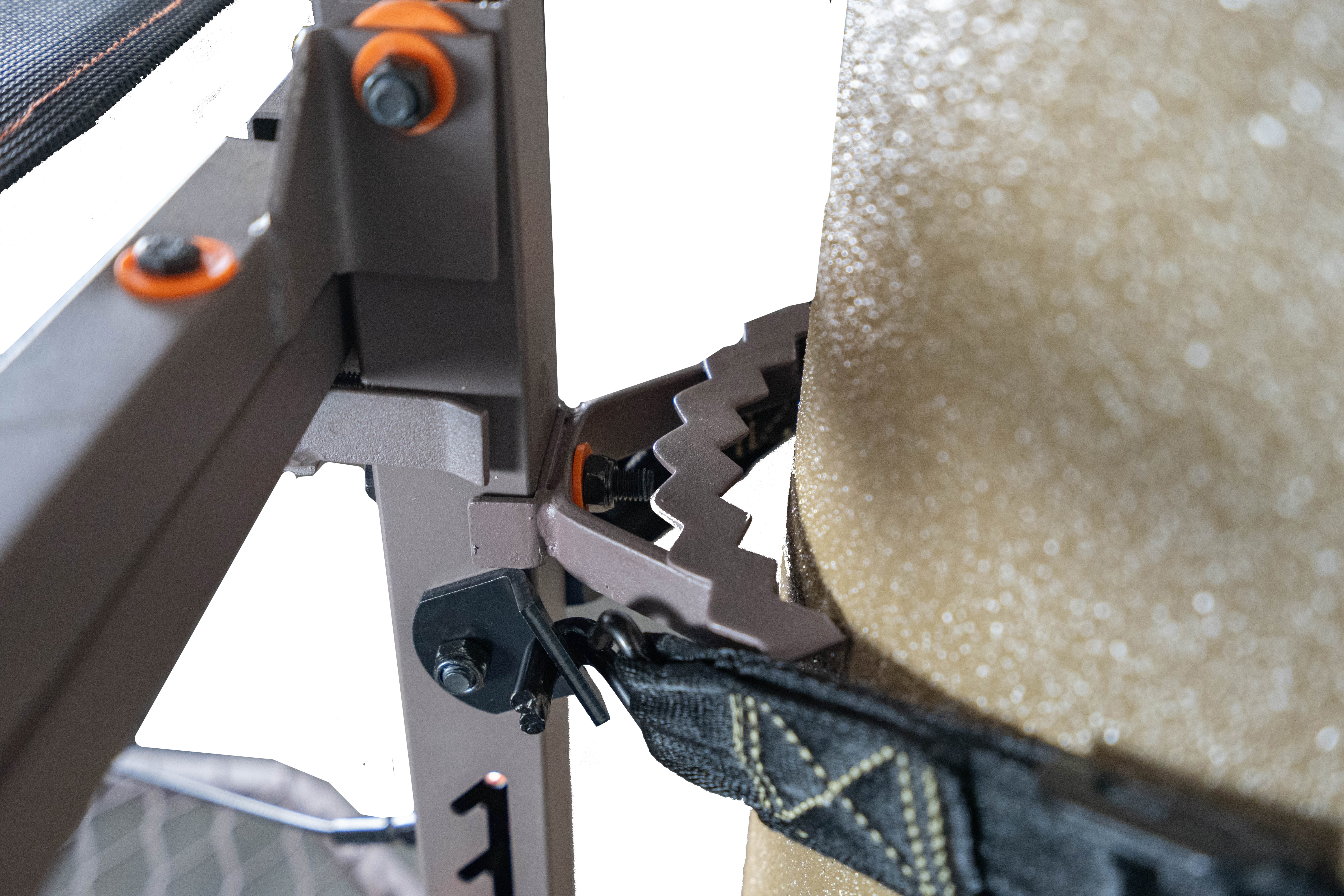 Rhino Hang On Stand w/ Shooting Rail