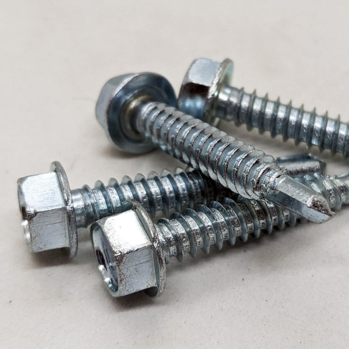 (250) #14 x 1-1/2 Hex Washer Head Self-Drilling Tek Screw #3 point IHW BULK BOX