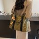 thumbnail image 4 of Bolso Mano Puffer para Mujeres Hombres Correa Ajustable Satchel Monederos, 4 of 9
