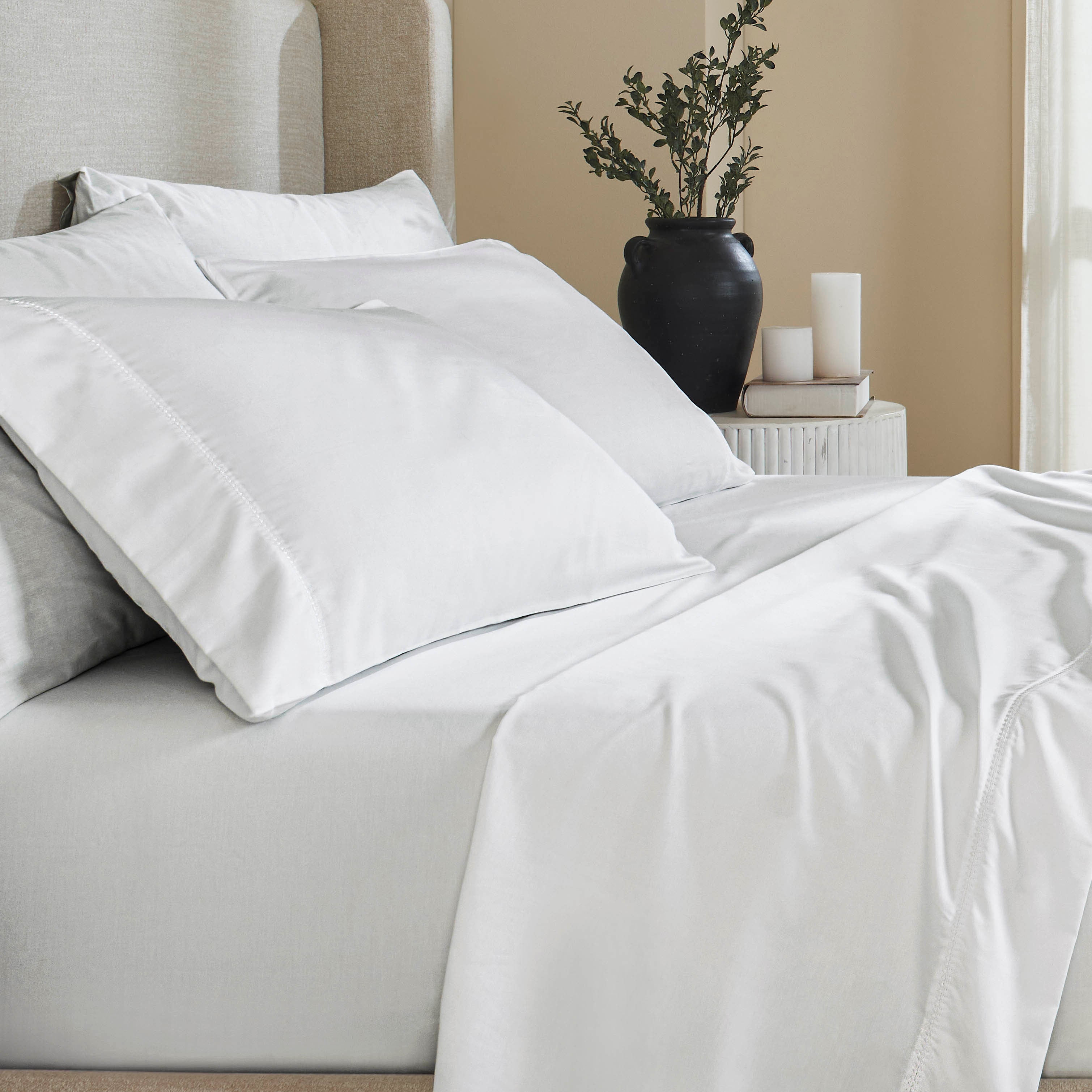 Superior Cotton Blend 600 Thread Count Embroidered Sheet Set, Split King, White