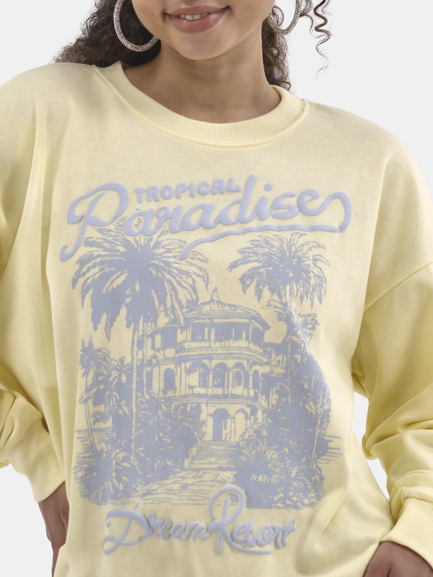 No Boundaries Oversized Graphic Crewneck Sweatshirt No Boundaries Oversized Graphic Crewneck Sweatshirt