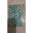 thumbnail image 4 of Molde circular para cubitos de hielo, molde pequeño para hacer hielo con tapa, adecuado para mini bandejas circulares para cubitos de hielo en refrigeradores, para hacer 1 pulgada x 33 piezas de esfe, 4 of 5