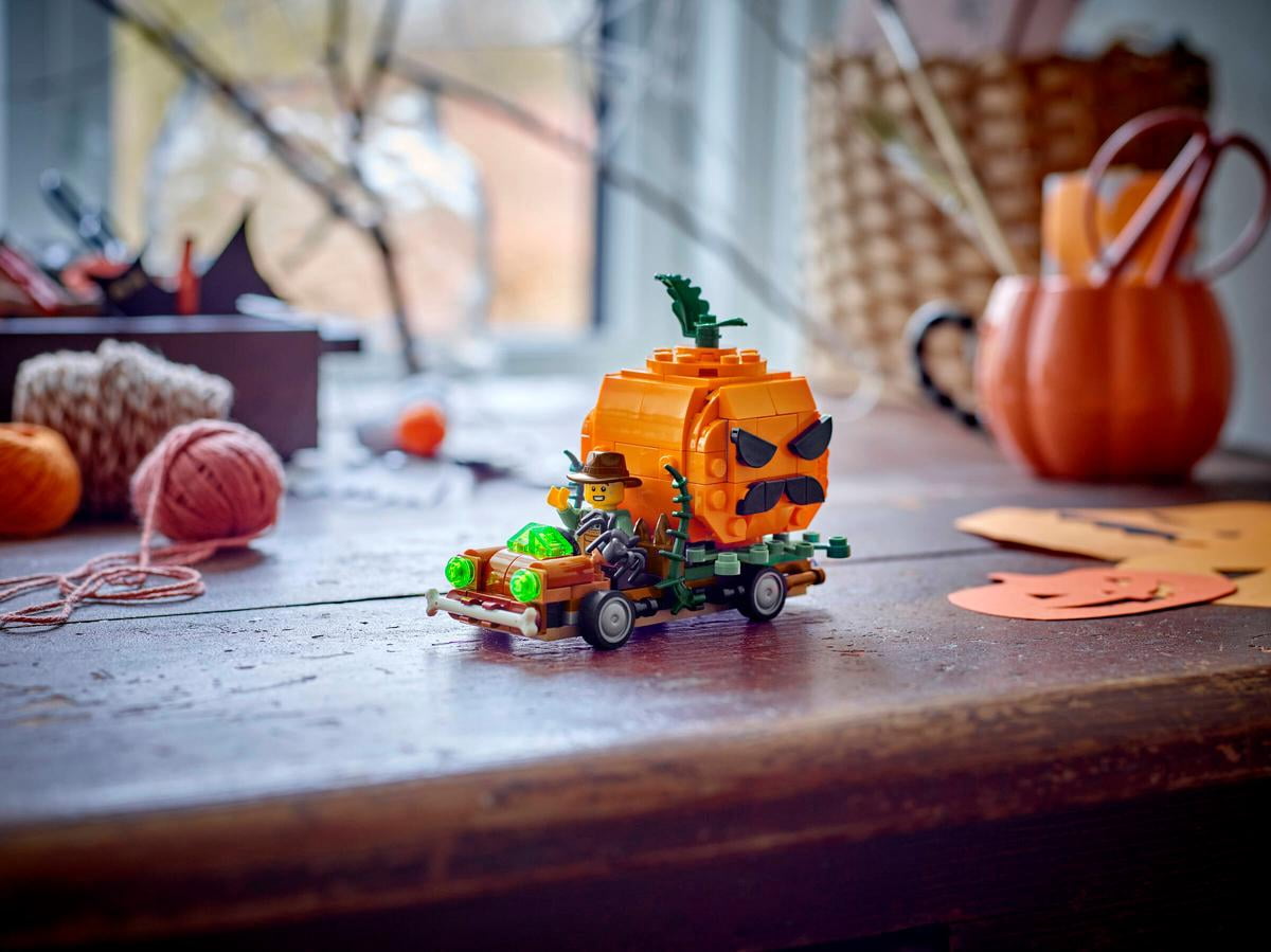 LEGO Iconic Jack-O'-Lantern Pickup Truck 40822