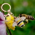 thumbnail image 4 of Porte-clés Abeille Mignonne (Rouge) avec Fermoir Homard pour Sac à Main, 4 of 5