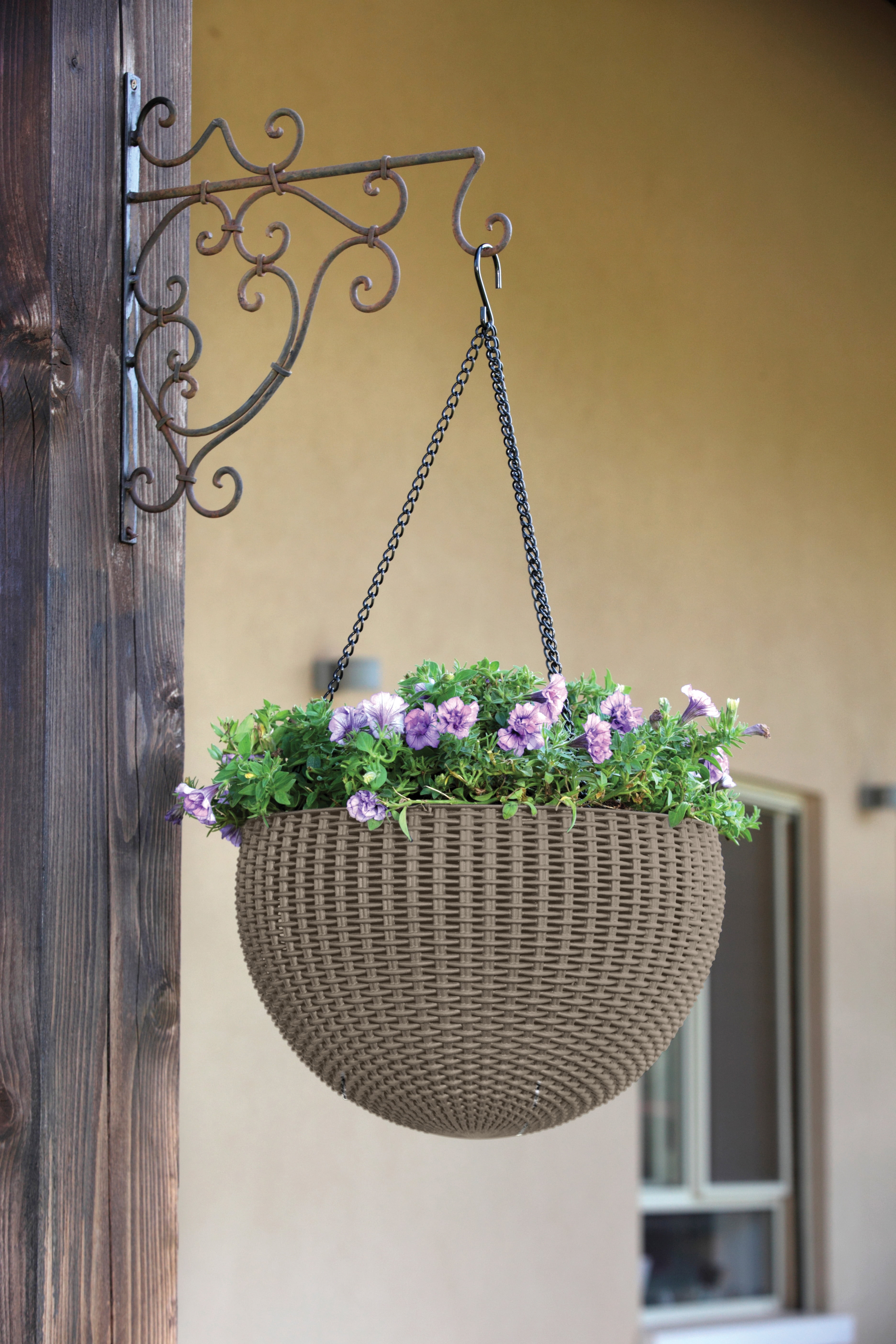 Keter Resin Rattan Set of 2 Round Hanging Planter Baskets for Indoor and Outdoor Plants, Cappuccino