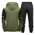 thumbnail image 4 of Conjunto De Chándal Con Estampado De Camuflaje Para Hombre, 4 of 8