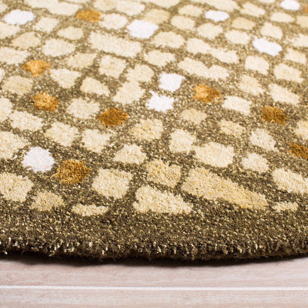 SAFAVIEH Martha Stewart Mosaic Dotted Area Rug, Oolong Tea Green, 8' x 10'