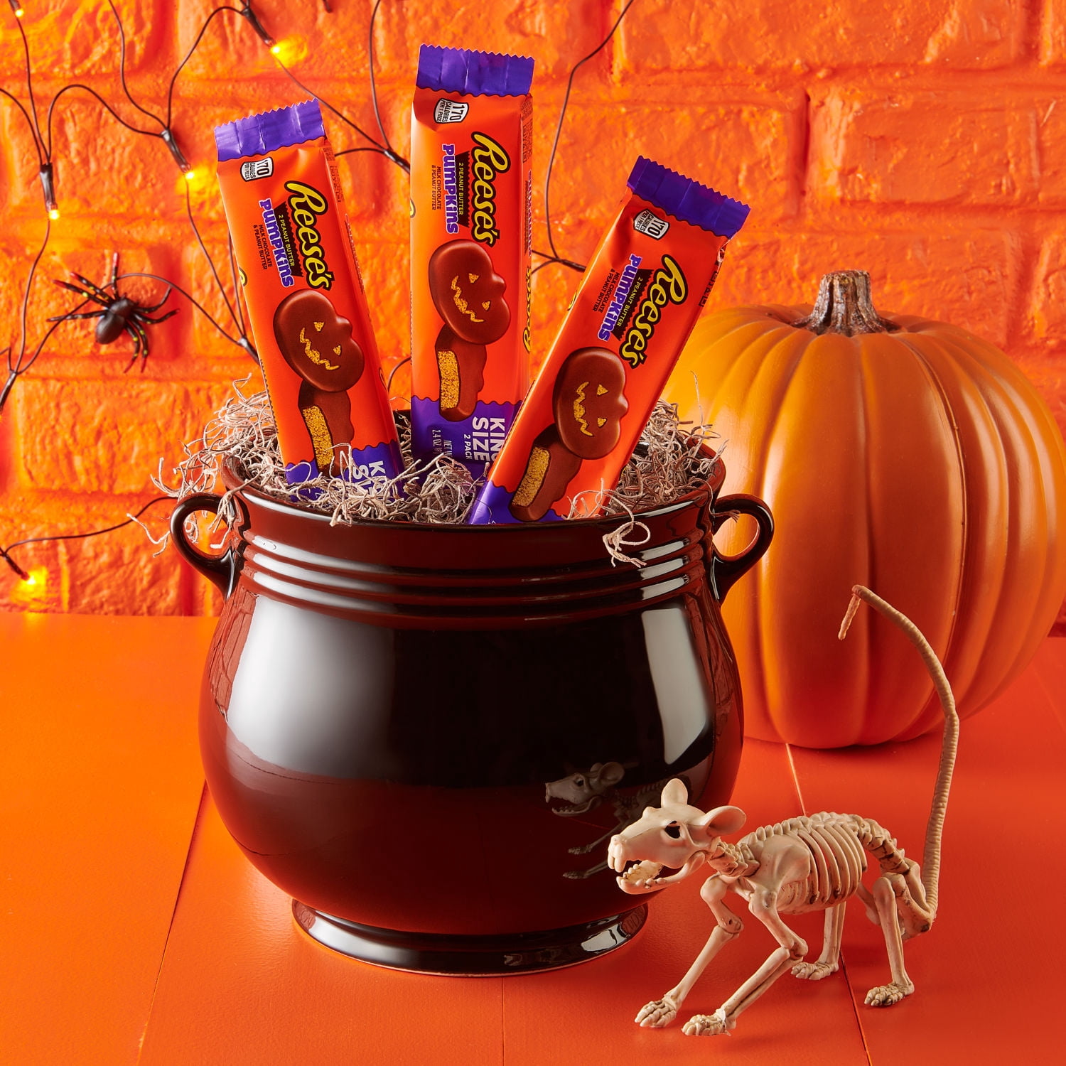 (4 pack) Reese's Milk Chocolate King Size Peanut Butter Pumpkins, Halloween Candy Pack, 2.4 oz