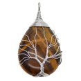 thumbnail image 3 of Collar con colgante de árbol de cristal y piedras preciosas 1, 3 of 9