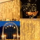thumbnail image 4 of Cortina de luz LED, cortina de cadena de luz USB, 8 modos con control remoto, cadena de luz para dormitorio, decoración interior al aire libre, fiesta boda Navidad cumpleaños jardín, 4 of 8