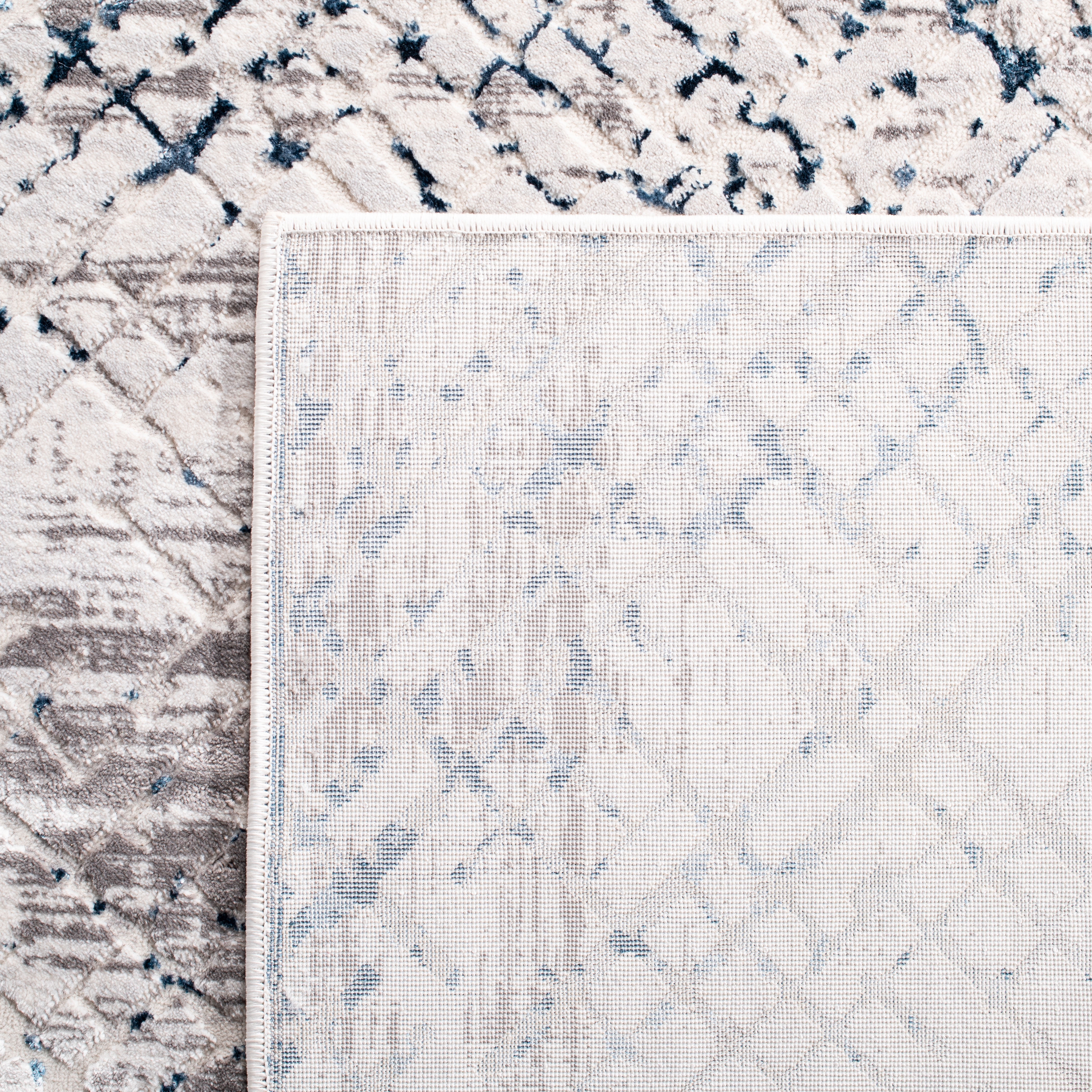 SAFAVIEH Amalfi Hannan Distressed Area Rug, Cream/Navy, 5'3" x 7'6"
