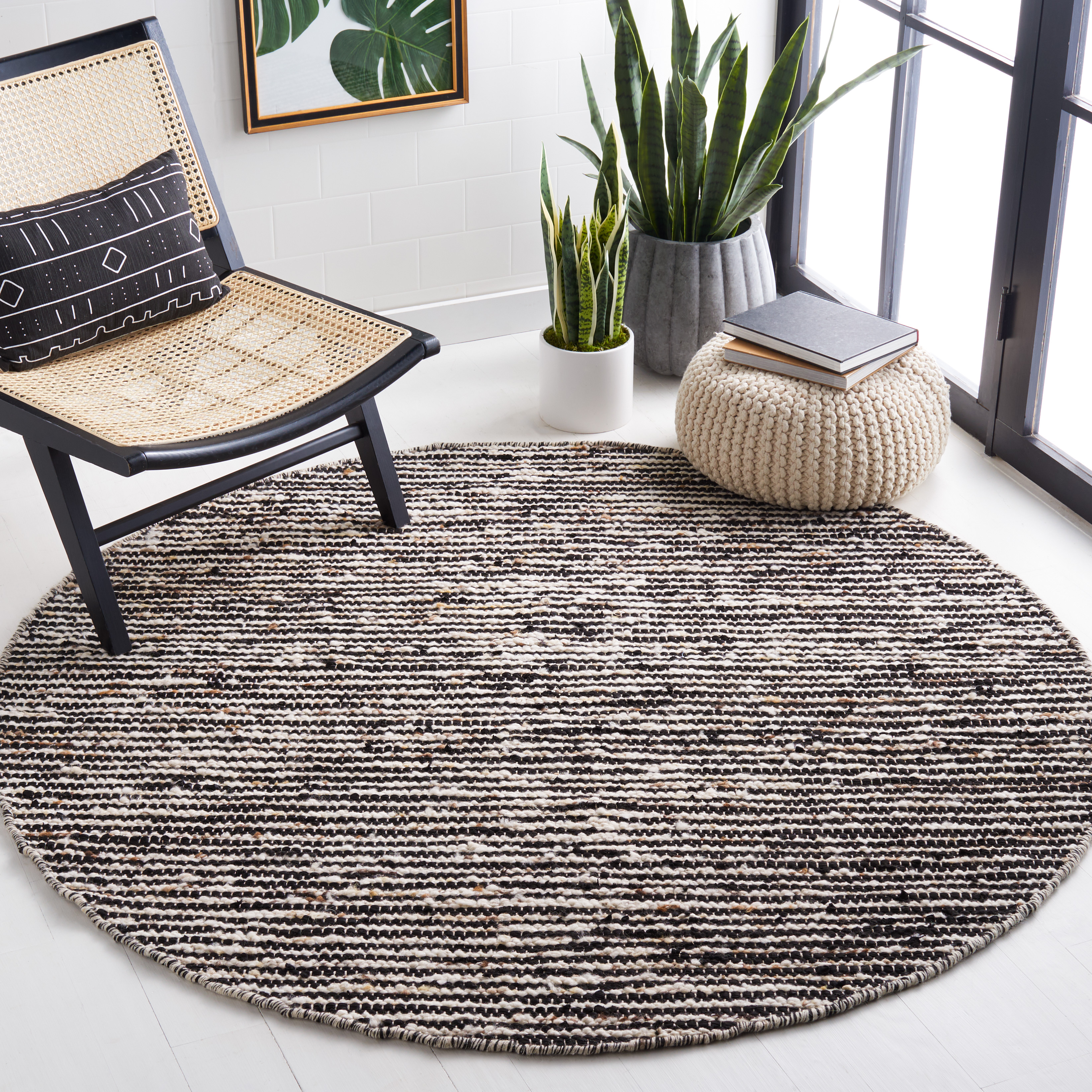 SAFAVIEH Natura Stephen Distressed Area Rug, Black/Ivory, 6' x 6' Round