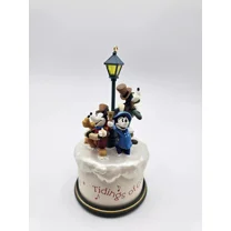 2001 Merry Carolers (Mickey & Co)