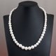 thumbnail image 5 of Collar de perlas de imitación versátil y elegante francés, cadena corta de clavícula Sexy con cuentas de perlas de imitación de una sola capa, regalos de vacaciones para mujer, 5 of 5