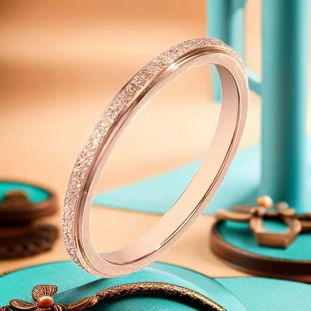 Anillo de acero inoxidable de titanio y acero para mujer, anillo de lujo ligero de alta gama que combina con todo para niñas y mujeres