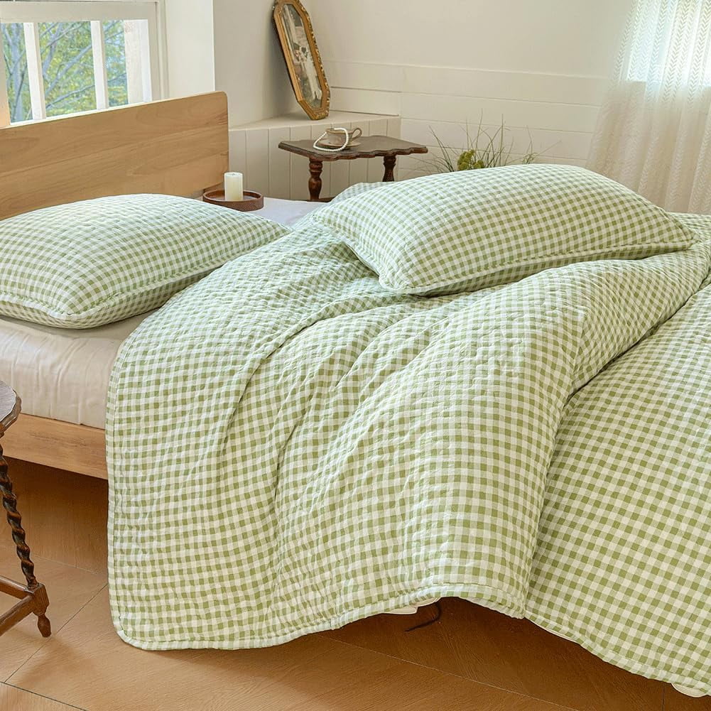 Sage Green Gingham King Quilt Set, Soft Pre-Washed Microfiber Green Plaid King Bedspread, Lightweight Checked Summer Quilt, Grid Bedding Coverlets for All Seasons (Includes 1 Quilt, 2 Pillow Shams)