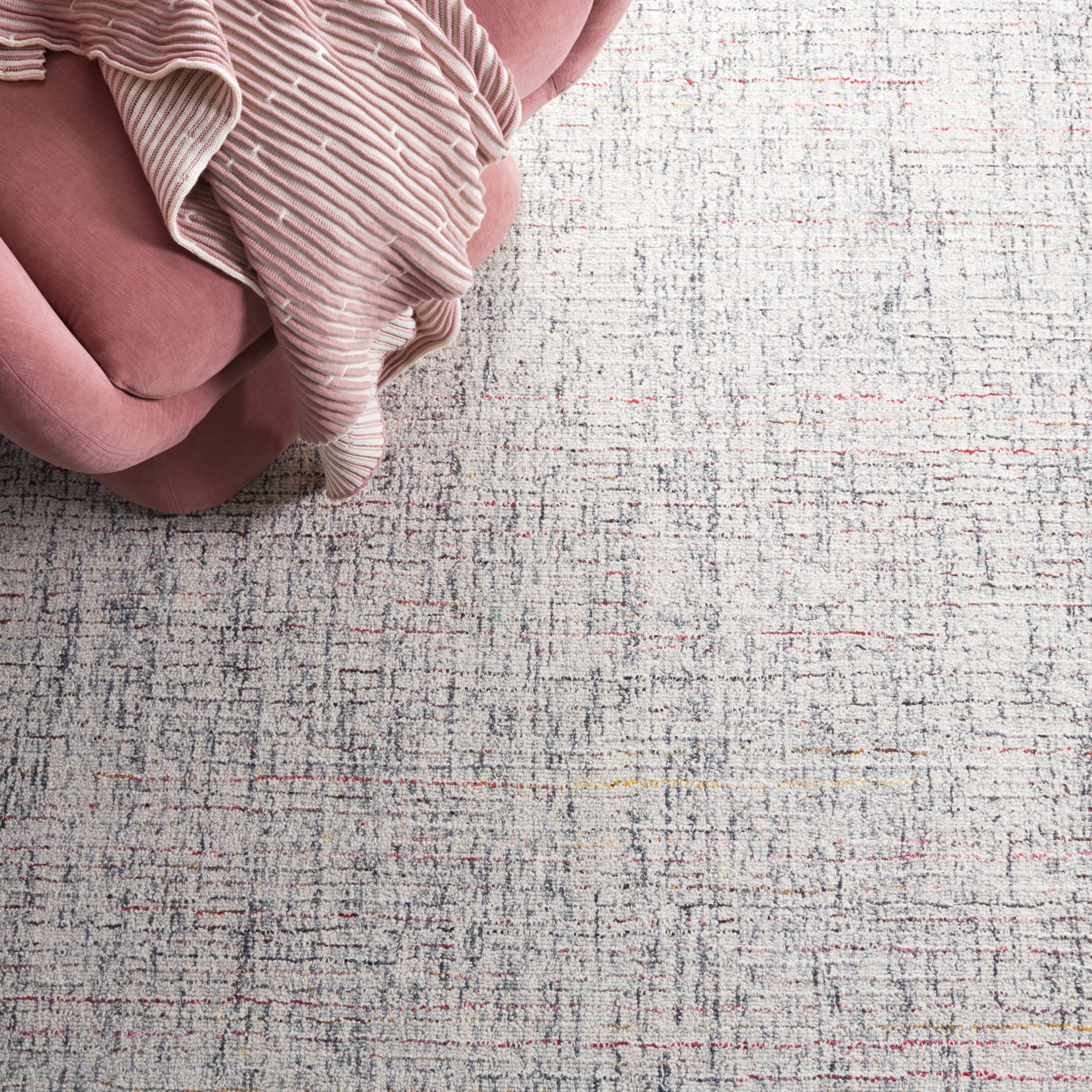 SAFAVIEH Abstract Hilbert Distressed Area Rug, Red/Ivory, 6' x 6' Round