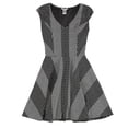 thumbnail image 1 of bar III Robe Évasée Ajustée pour Femmes, Noire, Medium, 1 of 2