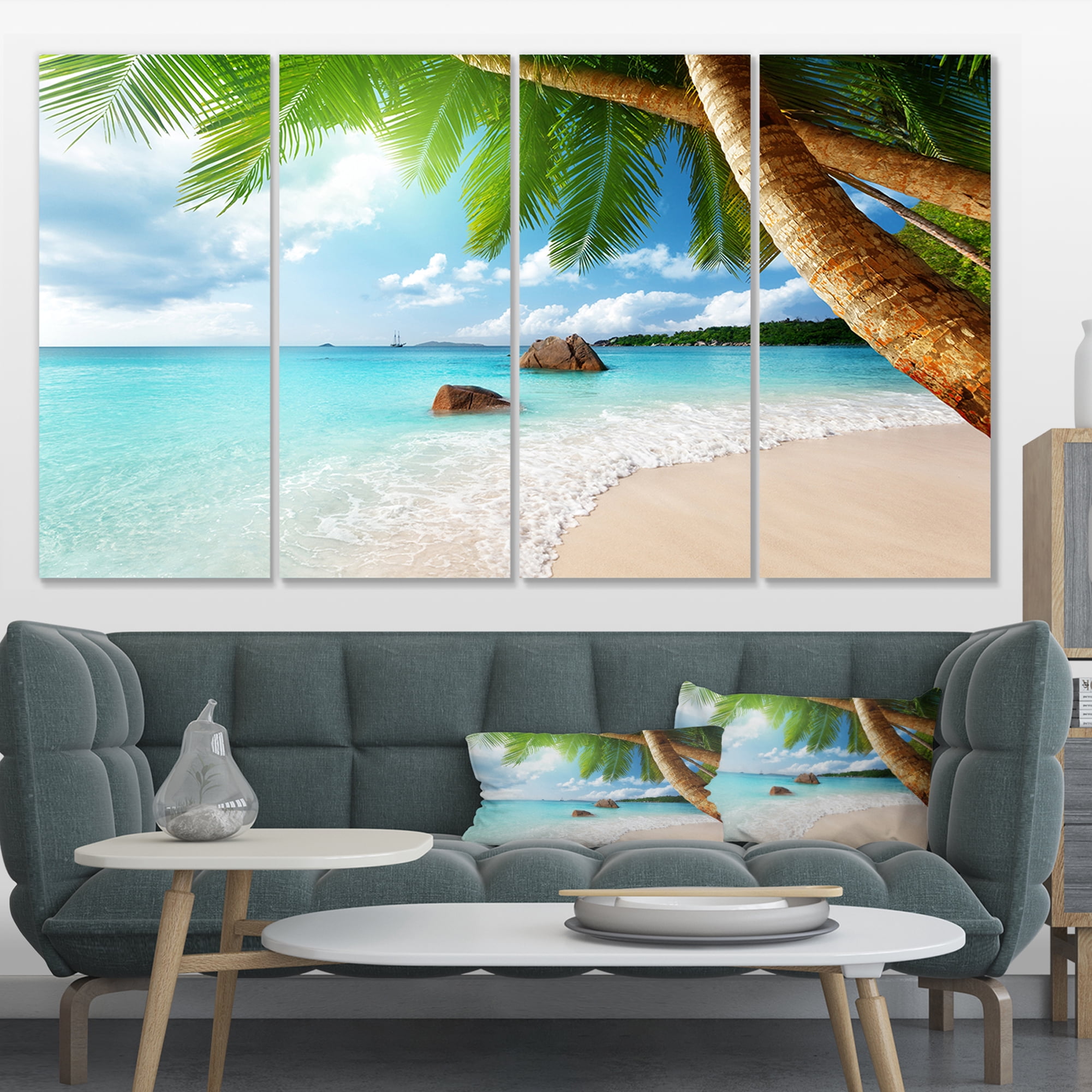 Designart 'Praslin Island Seychelles Beach ' Seashore Photo Canvas Print