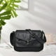 thumbnail image 5 of Bolso de hombro con tapa de cuero suave para dama retro Bolsos casuales de color sólido con Negro jinwen Bolsos de hombro para mujer, 5 of 7
