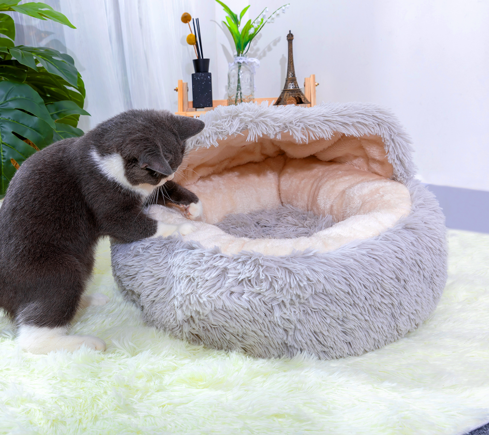 PetPals Round Plush Pet Bed for Cat and Dog Grey Fluffy Soft Warm Sleeping Nest 20" x 20"