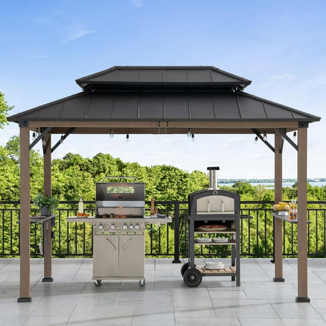 Sunjoy Gazebo Extérieur Pour Barbecue 2.4 m x 3.7 m avec Toit Rigide en Métal, Structure Effet Bois, Station de Cuisson pour Grils, Planchas ou Fumoirs – Brun