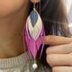 thumbnail image 2 of VANGANIA Aretes largos mujer de plumas rosa metálico con baño de oro, 2 of 5