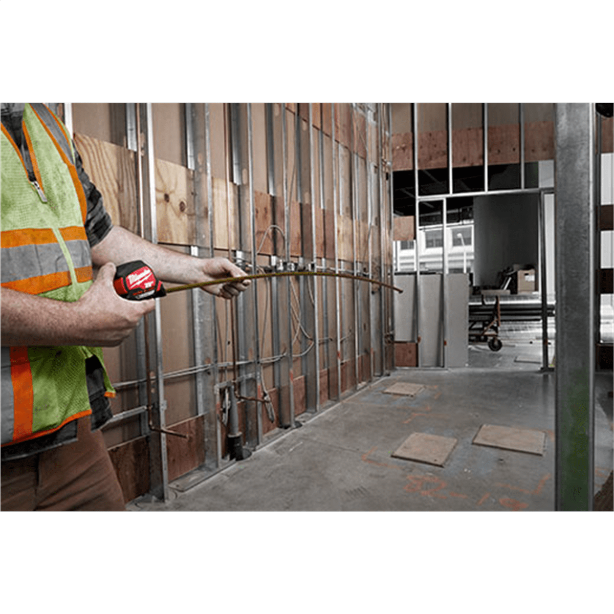 Milwaukee 25' Wide Blade Magnetic Tape Measure 48-22-0225M