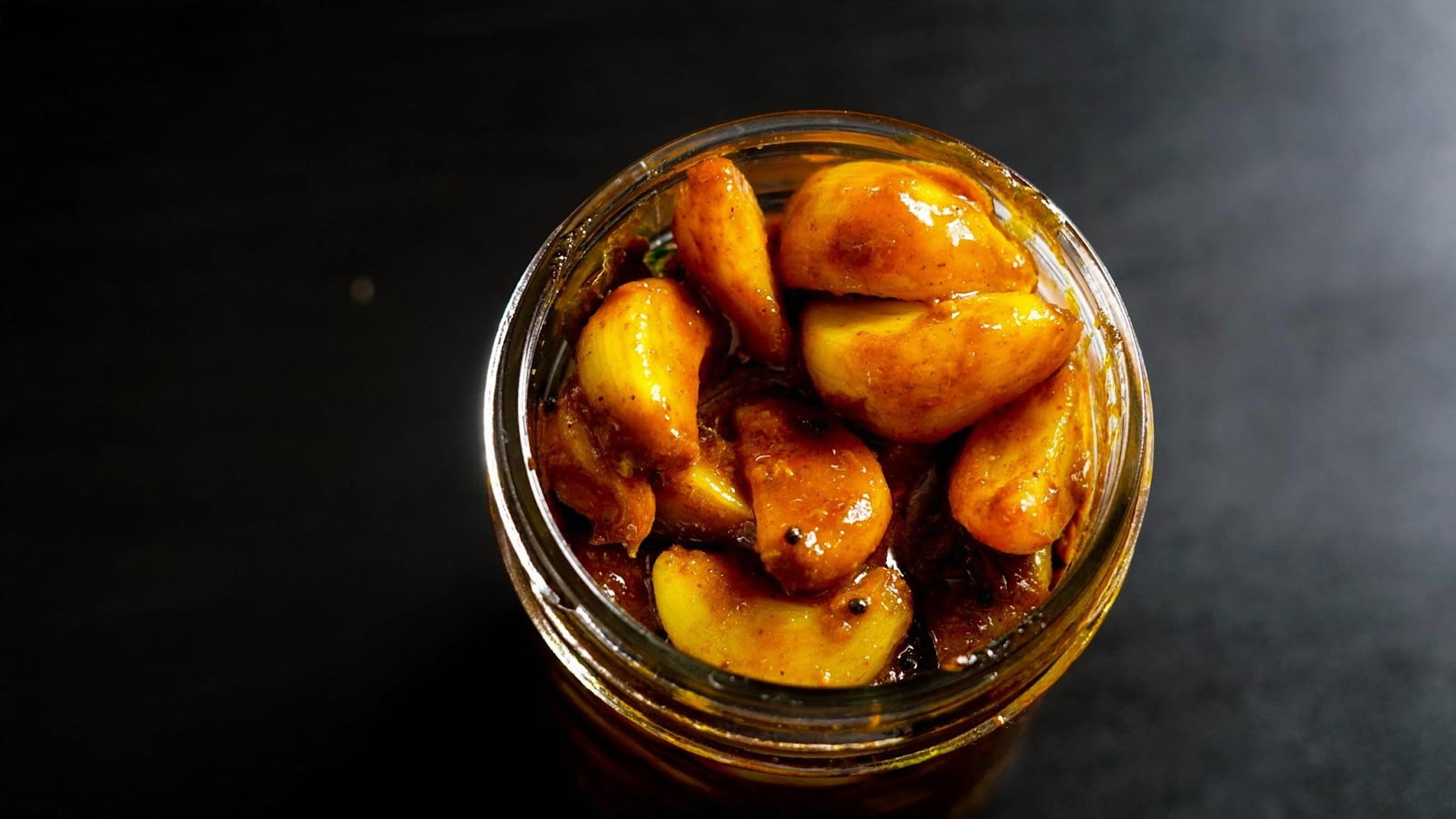 Pickled Peeled Garlic in Vinegar 2 Glass Jars Nt.Wt. 35.3oz