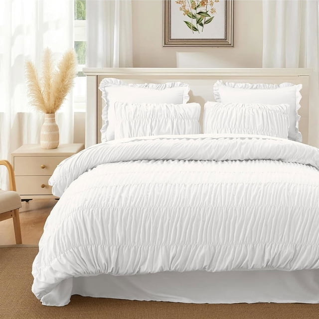 Nayoroom 3 Pieces White Ruched Duvet Cover Set Bed Set Boho Shabby Chic Bedding Set for Bedroom Soft Fluffy Ruffle Comforter Cover Set with Pillowcases,Queen Size
