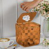 thumbnail image 1 of Cubo de basura pequeño de escritorio, tapa bonita, ideal para la mesa de cocina o el dormitorio. Amplio, antideslizante, con base elevada., 1 of 7