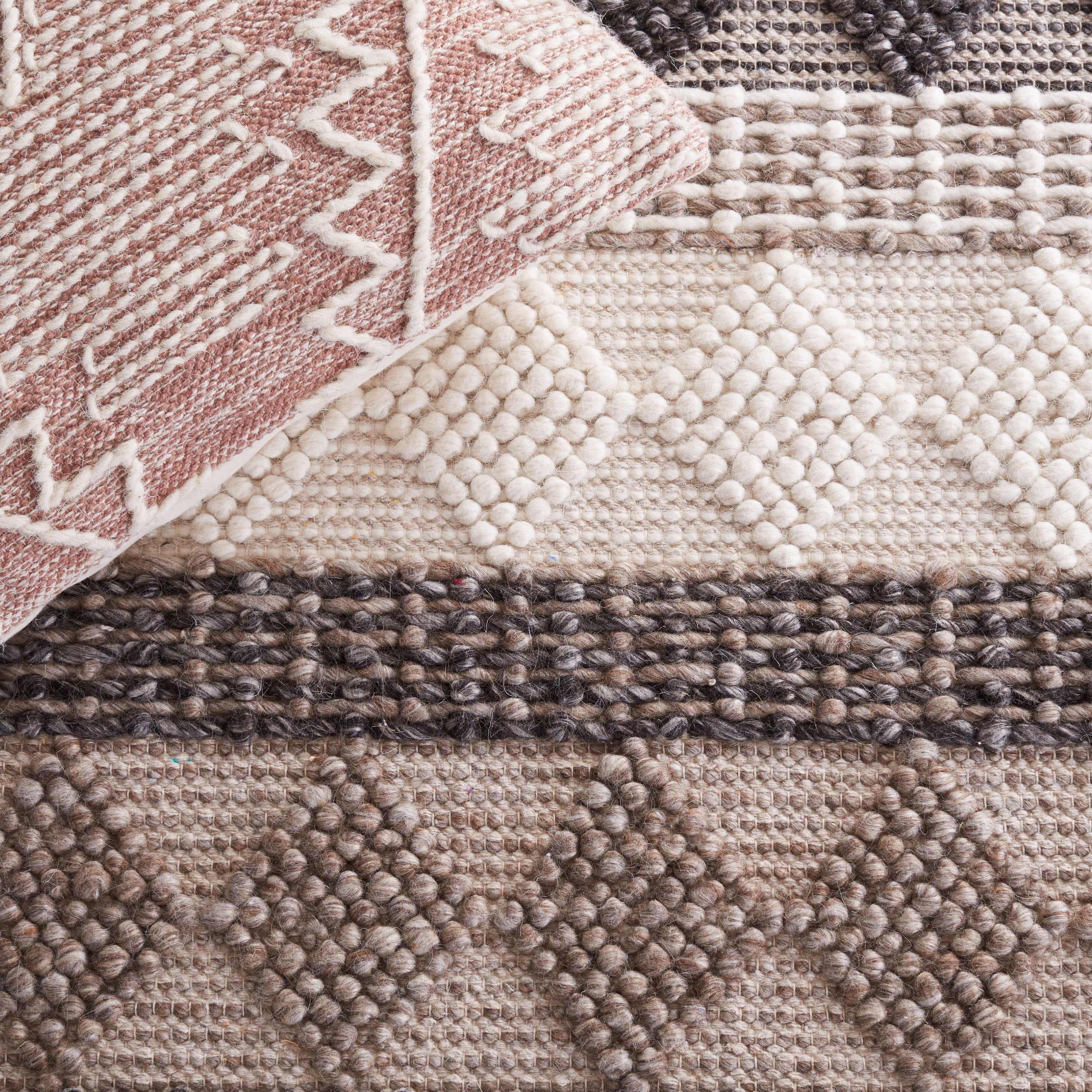 SAFAVIEH Natura Cailyn Southwestern Area Rug, Ivory/Black, 4' x 6'