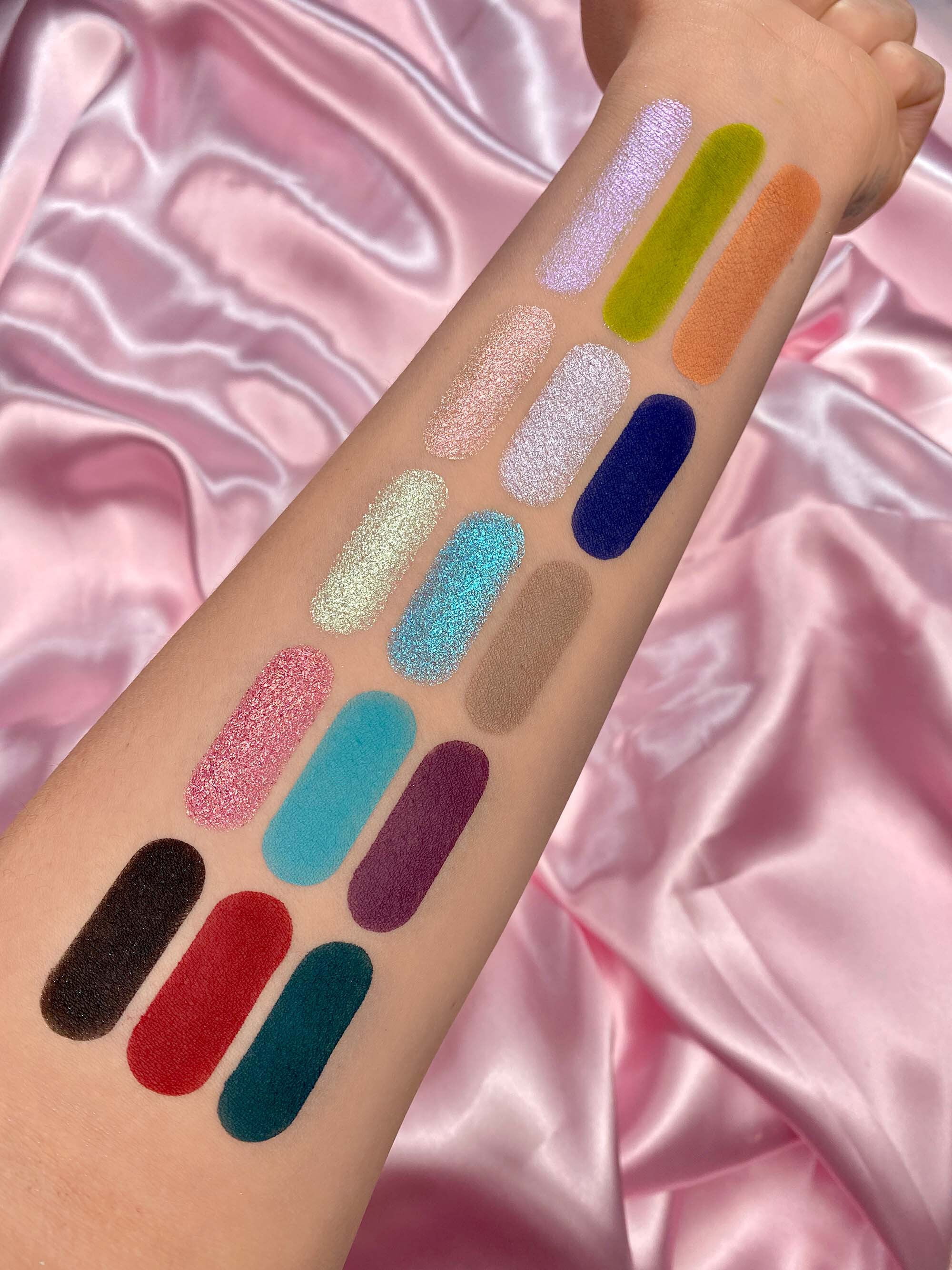 RUDE COSMETICS Manga Collection Pressed Pigments  Shadows Palette - Cat Girl Chronicles