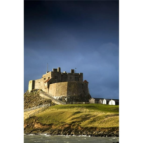 Lindisfarne Château sur un Monticule Volcanique Appelé Beblowe Craig Sainte Île Bewick Affiche Imprimée par John Short & 44; 22 x 34 - Grand