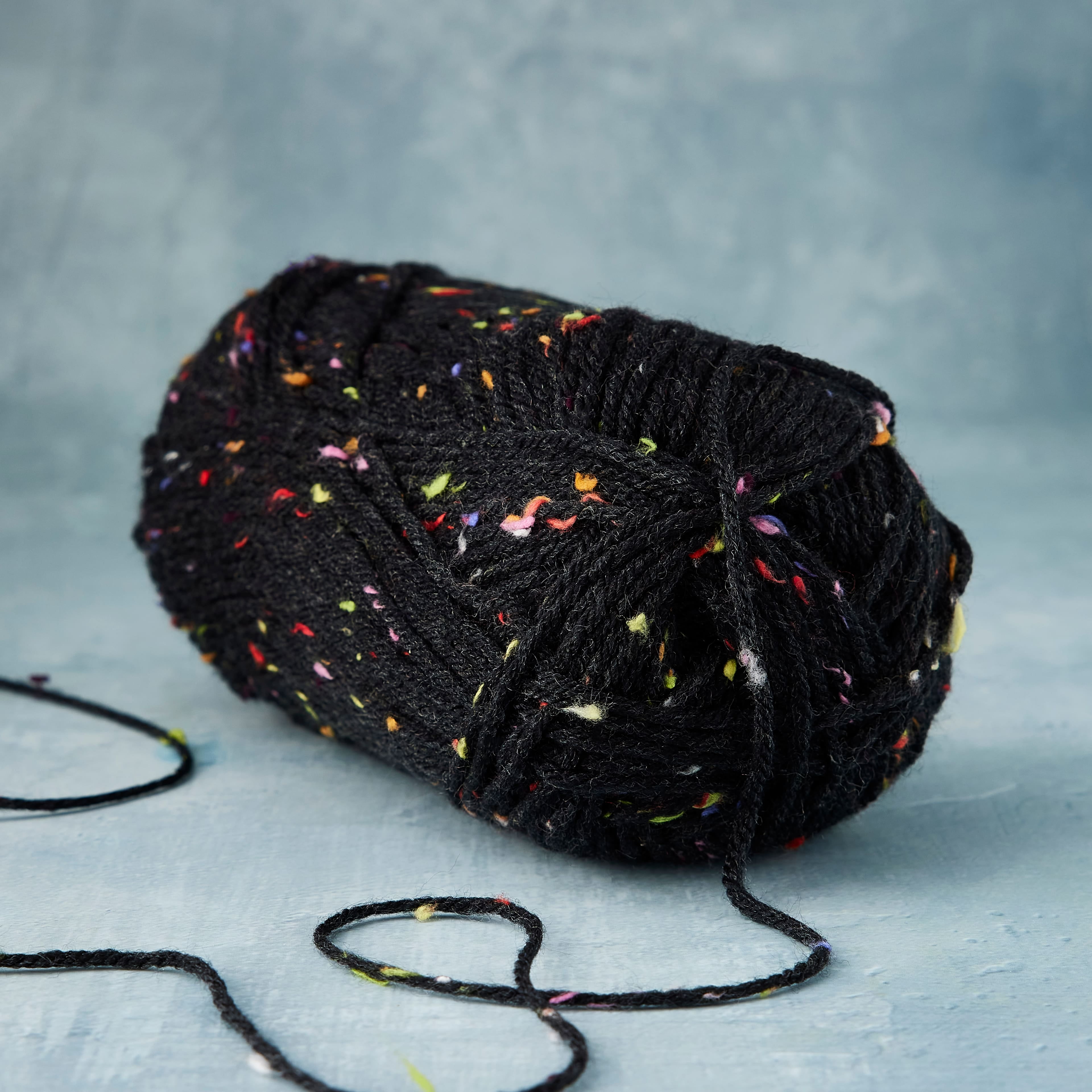 Loops & Threads Impeccable Tweed Yarn - Fleck Yarn for Knitting, Crochet, Weaving, Arts & Crafts - Charcoal, Bulk 18 Pack