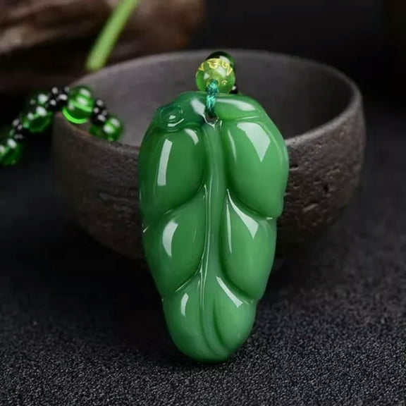 GKNET Natural Green Jade Necklace Pendant Hand-Carved Lucky Amulet Chain Chic Gift new-leaf