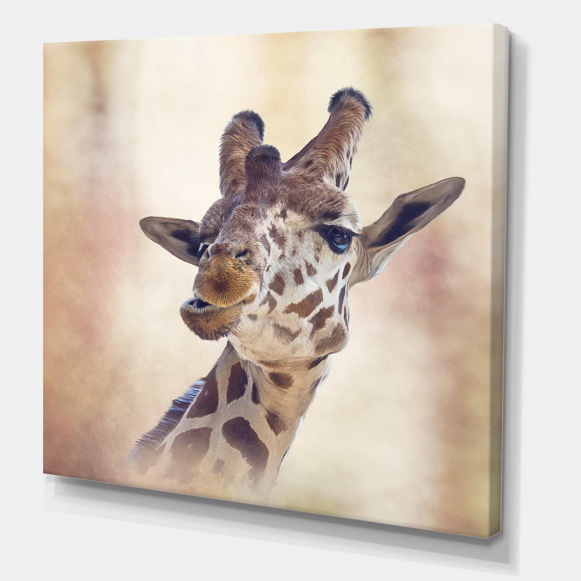 Designart ' Close Up Portrait of A Giraffe VI ' Farmhouse Canvas Wall Art Print