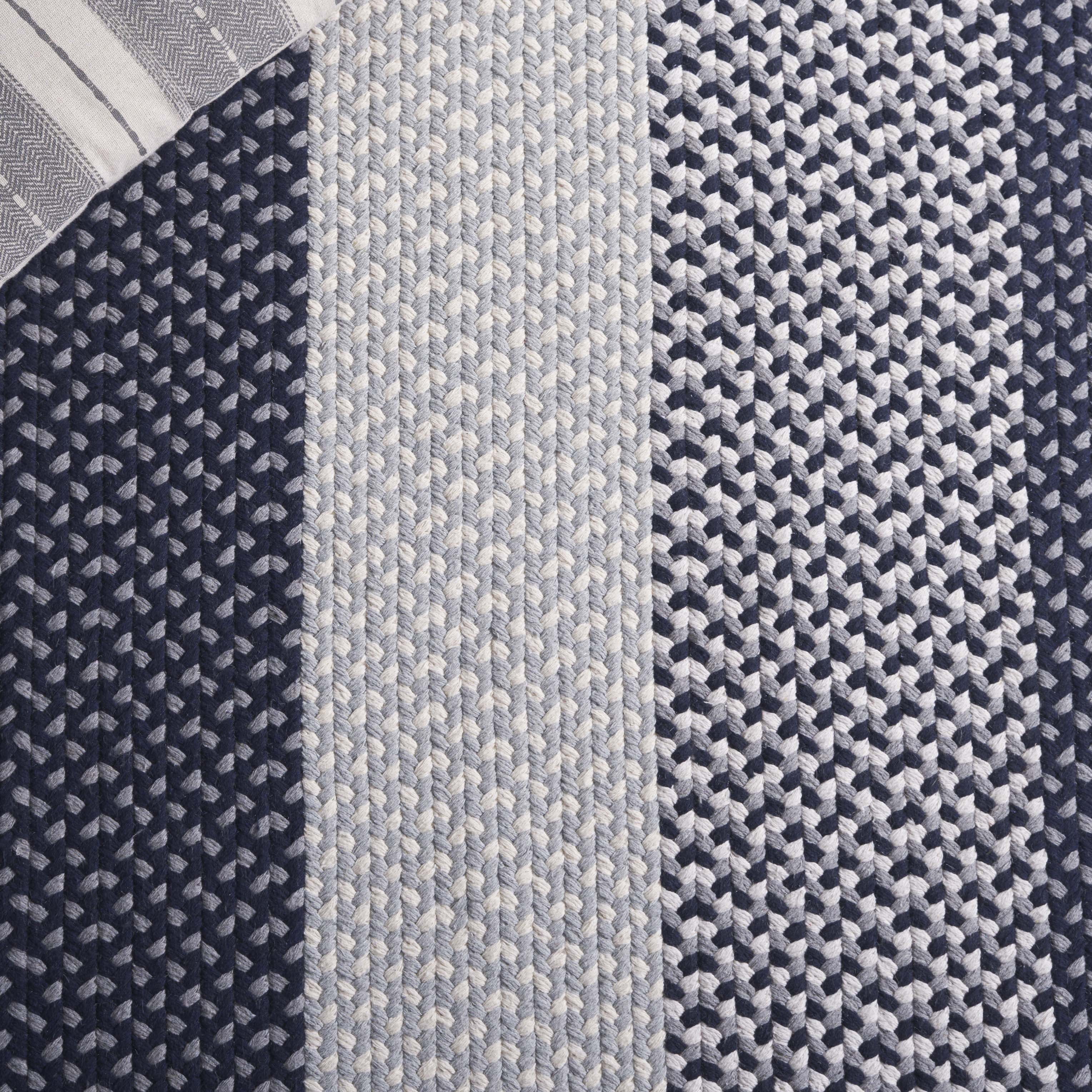 SAFAVIEH Braided Sherwood Bordered Reversible Area Rug, Gray/Blue, 5' x 5' Round