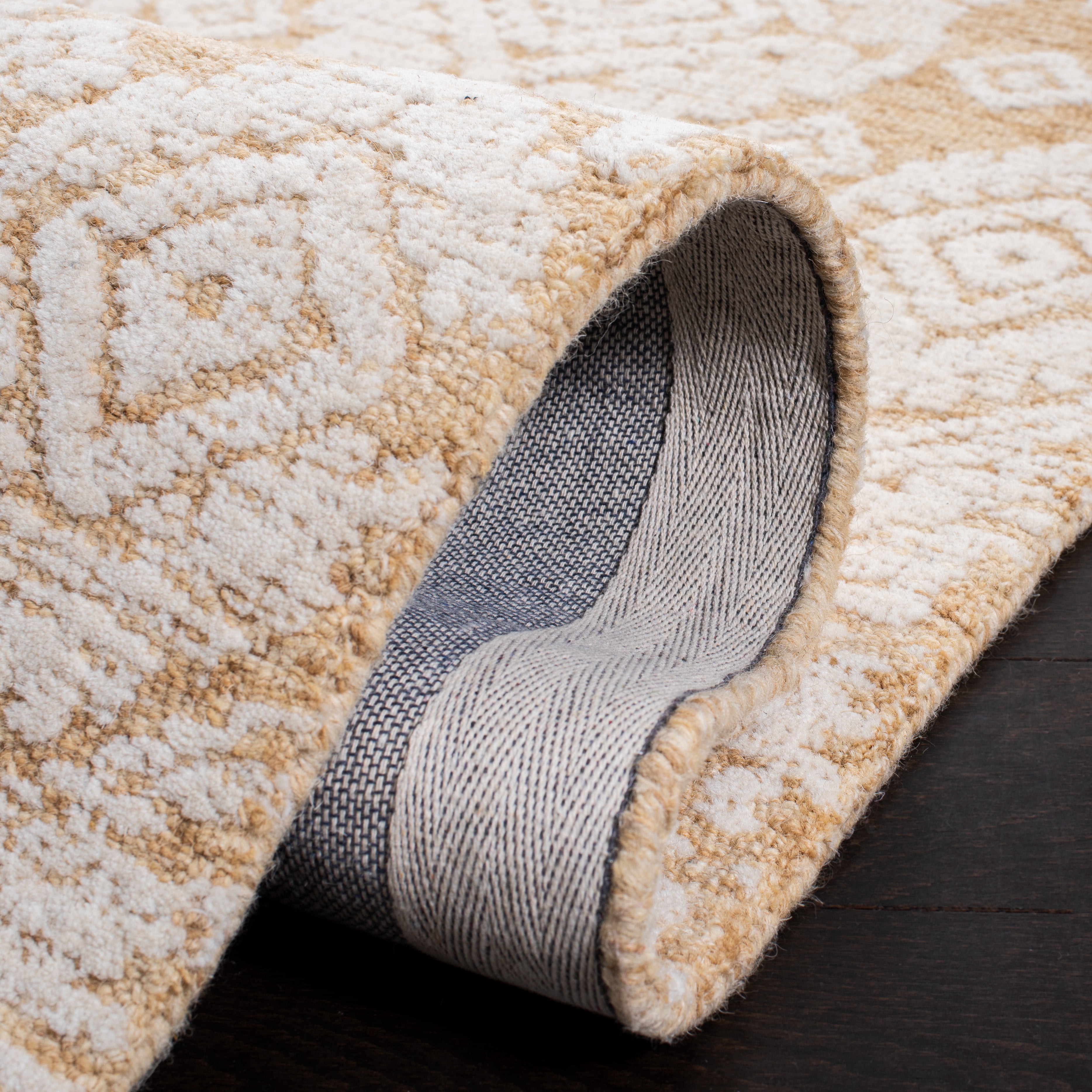 SAFAVIEH Metro Riley Medallion Area Rug, Gold/Ivory, 5' x 8'