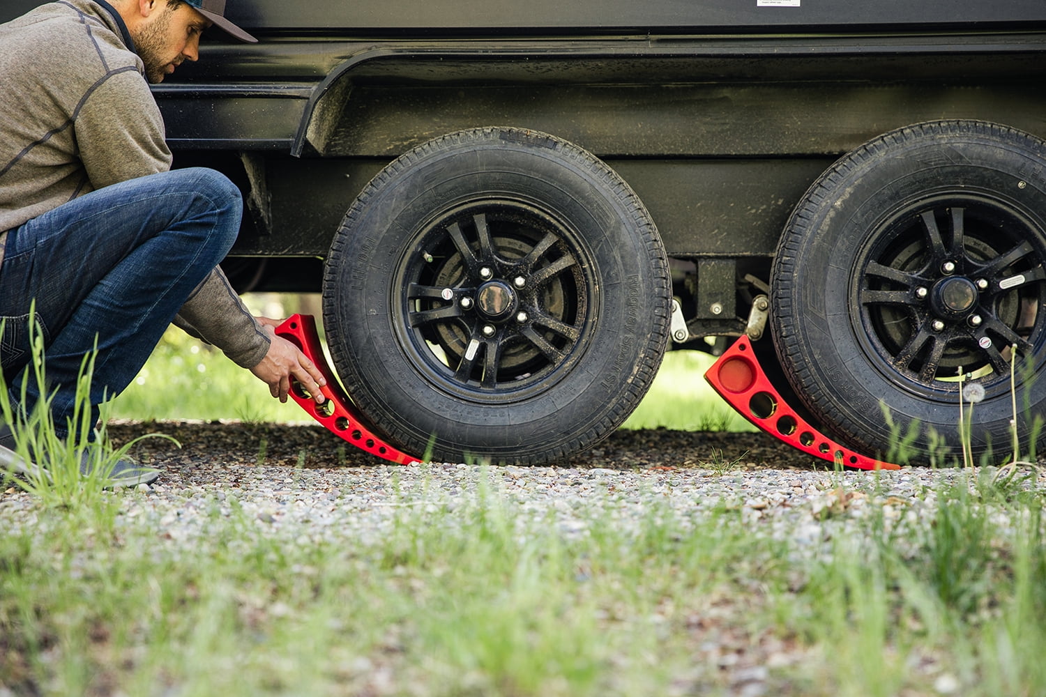 Andersen Hitches Camper Leveler (3604) | up to 30,000 lbs | Red | 1 per Pack