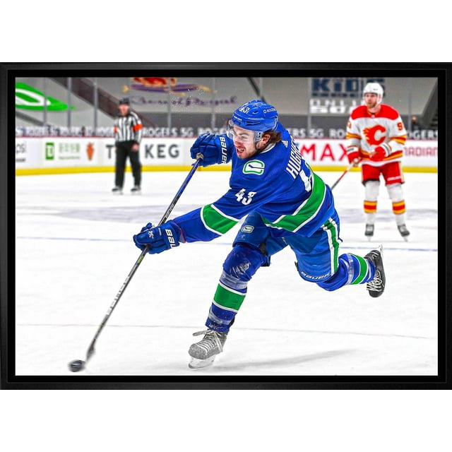 Frameworth Quinn Hughes 20x29 Toile Encadré Canucks