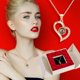 thumbnail image 5 of Fiudx Rosa Eterna, Caja de Regalo con Flor Roja Preservada, Collar con Proyección En Forma de Corazón, Te Amo En 100 Idiomas, Sorpresa Romántica, Novia, Esposa, Abuela, Perfecto para San Valentín, 5 of 6
