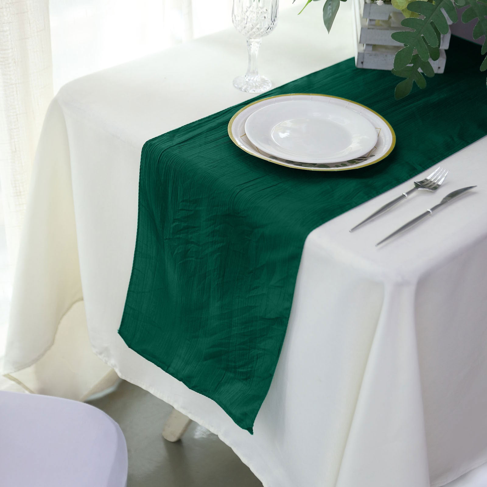 Efavormart 14x48 Green Preserved Moss Table Runner with Fishnet