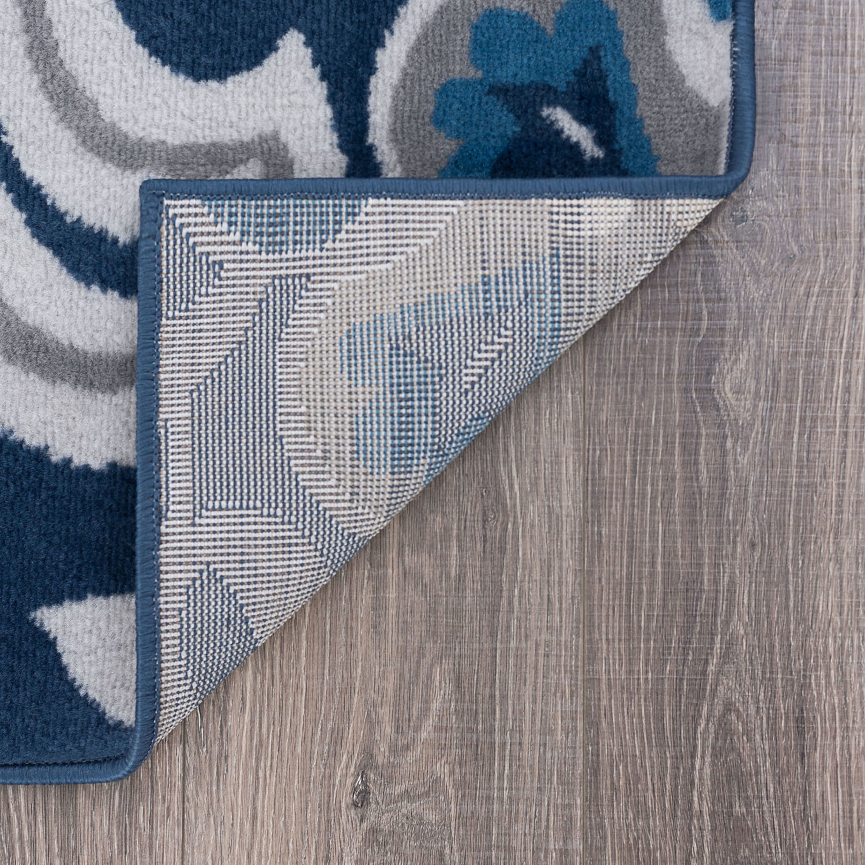Madison Transitional 5' x 7' Navy and Cream Polypropylene Indoor Area Rug