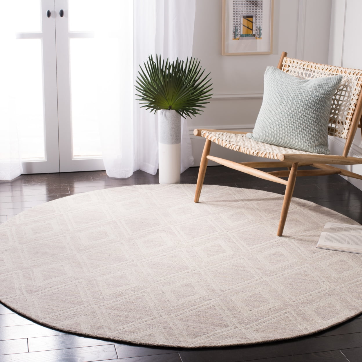 SAFAVIEH Marbella Alicia Geometric Diamonds Wool Area Rug, Silver/Ivory, 6' x 6' Round